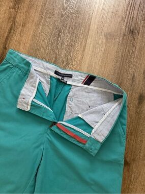 Tommy Hilfiger Men's Teal Flat Front Chino     Turquoise Shorts like new 34 size